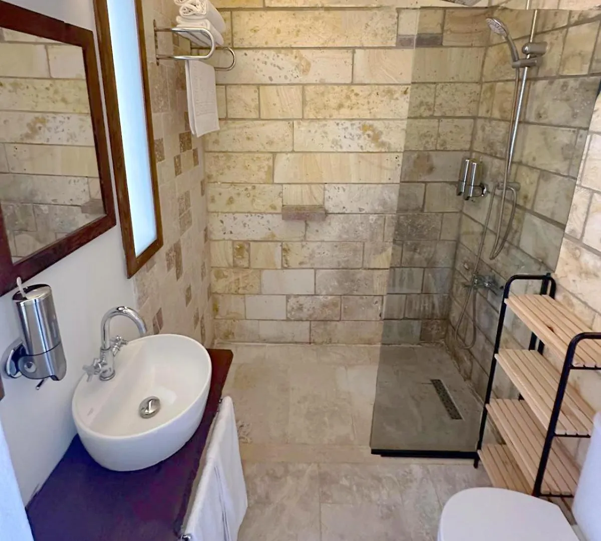 Monk Island Otel İzmir