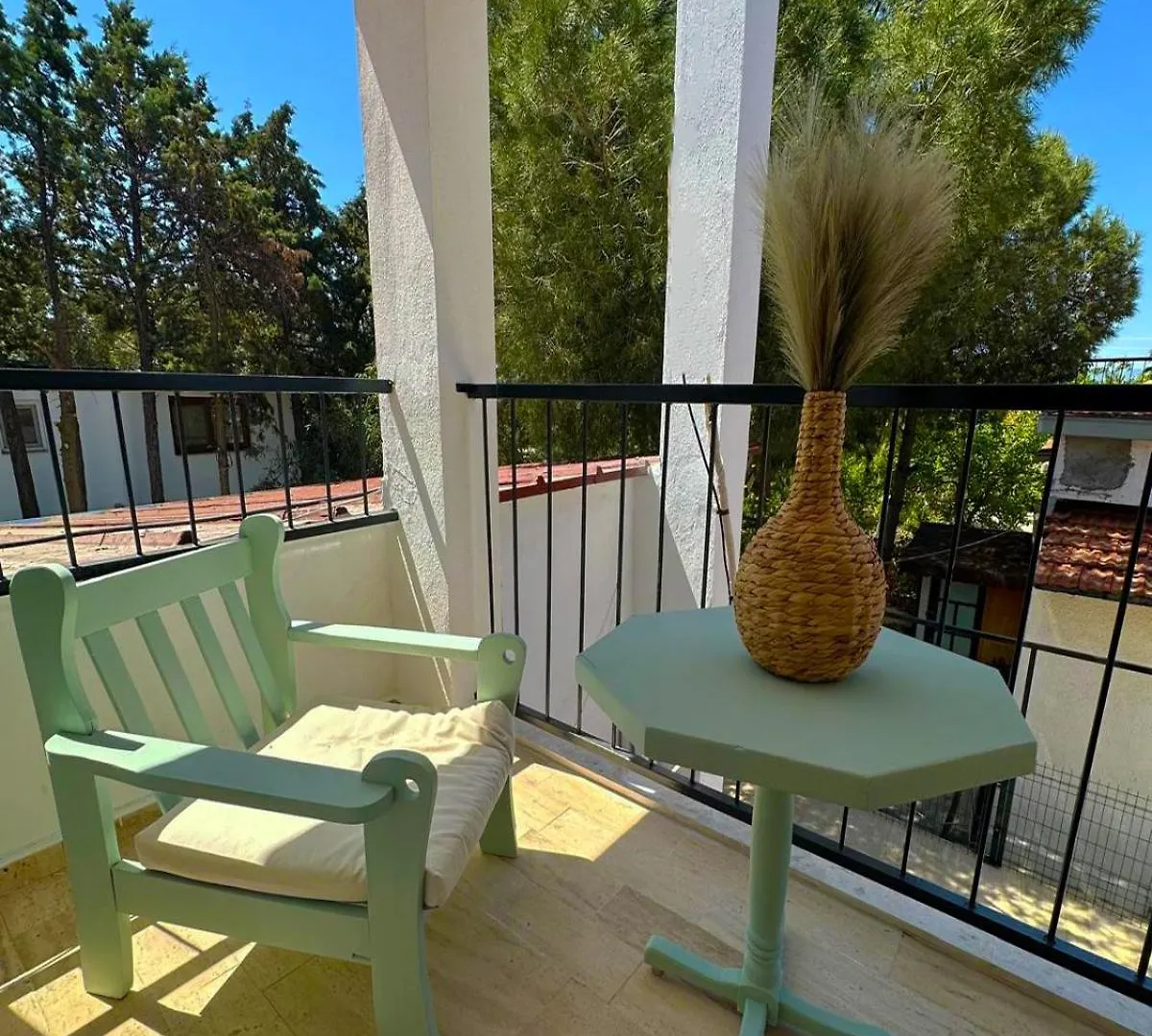 Monk Island Otel İzmir