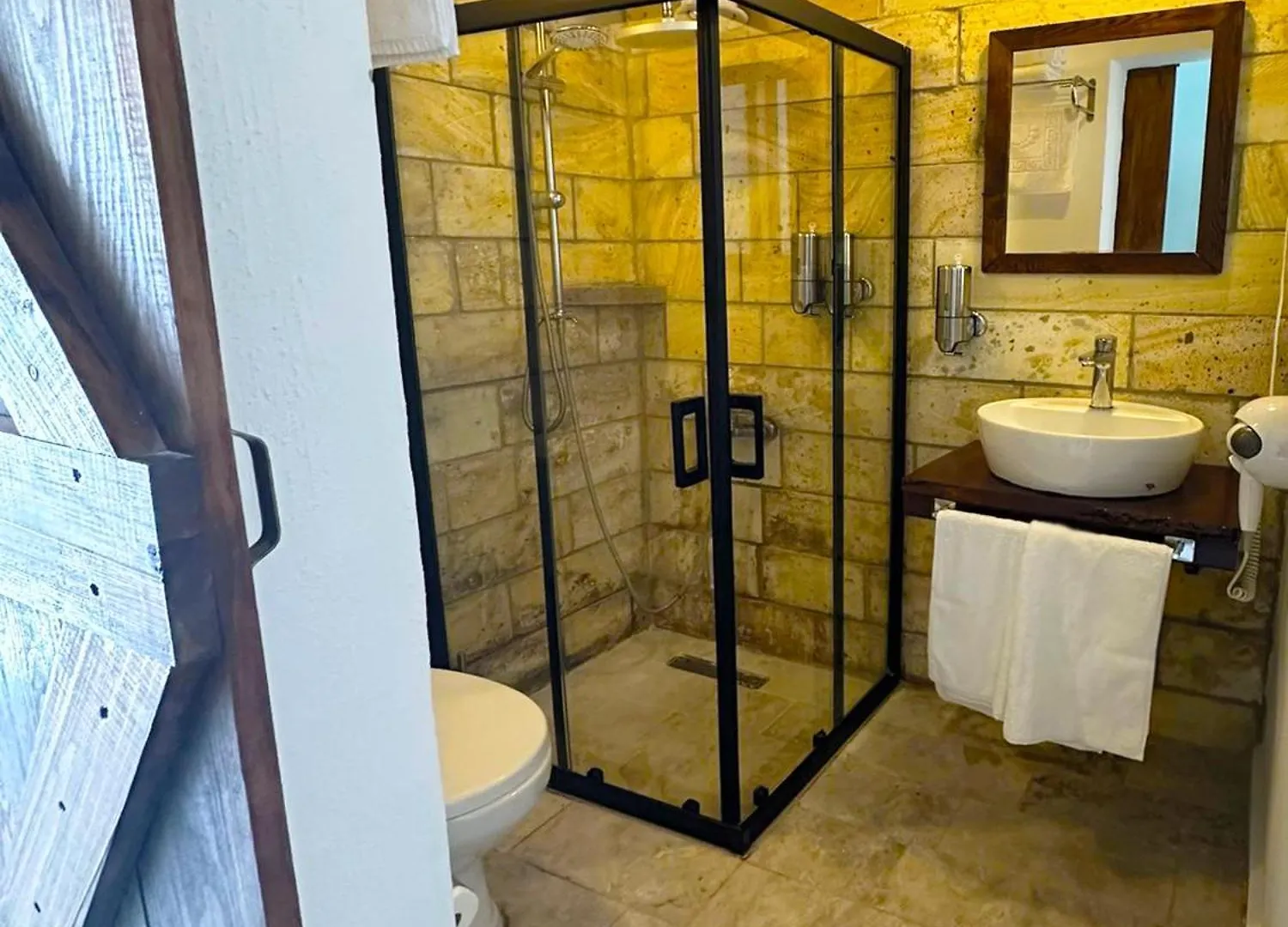 Monk Island Otel İzmir Türkiye