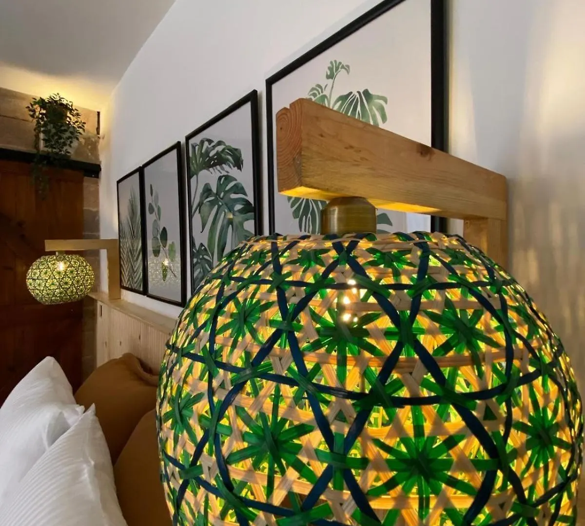 Monk Island Otel İzmir