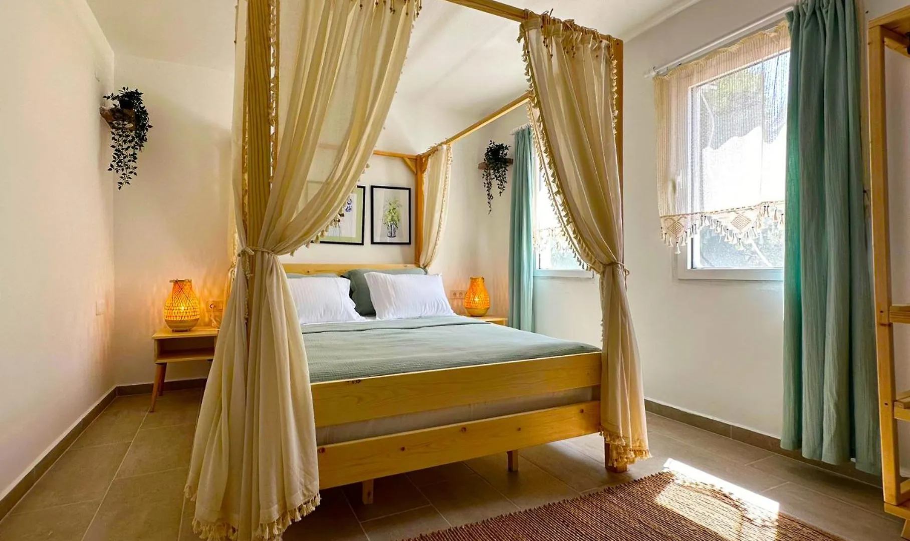 Monk Island Otel İzmir