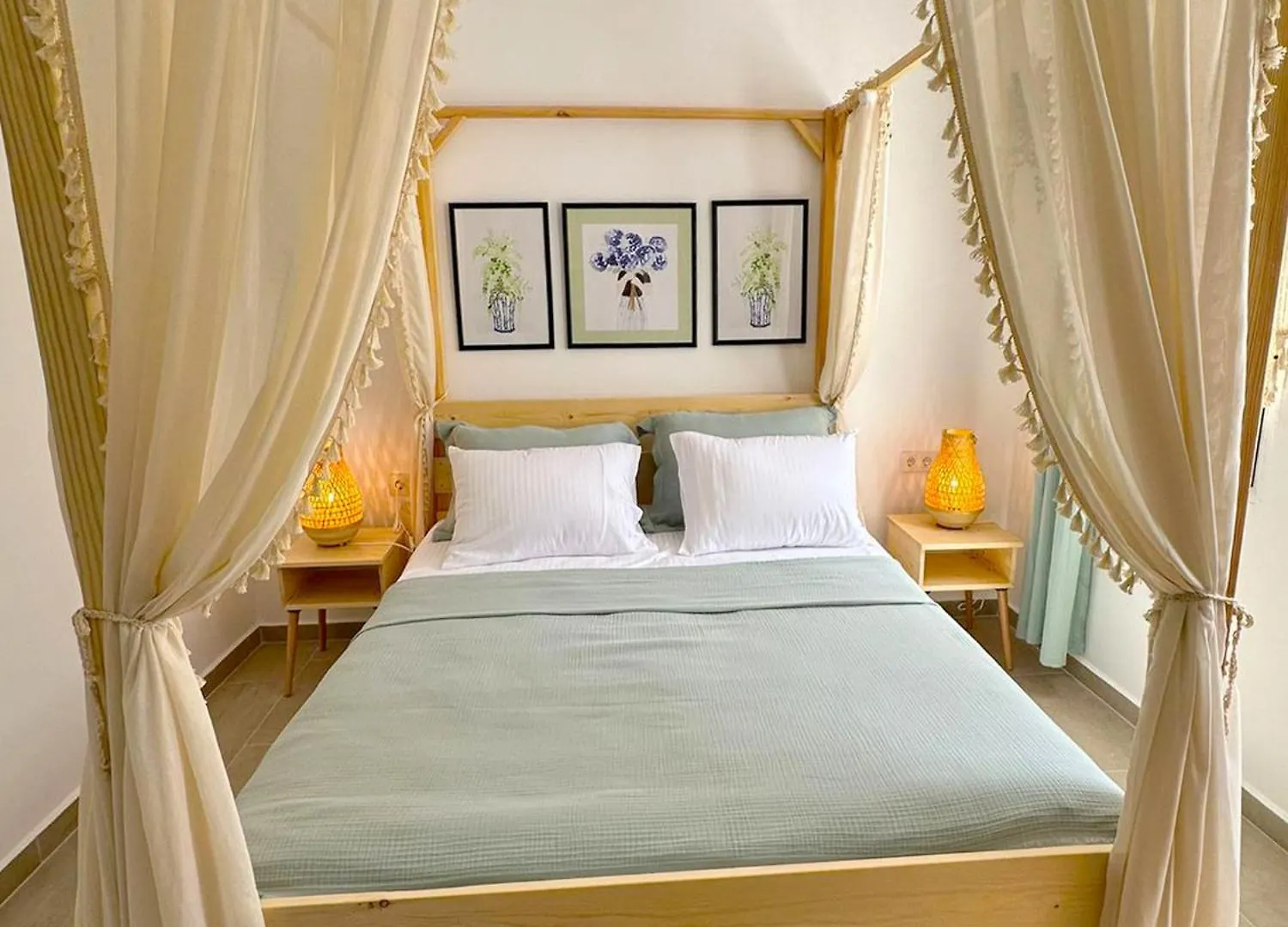 Monk Island Otel İzmir
